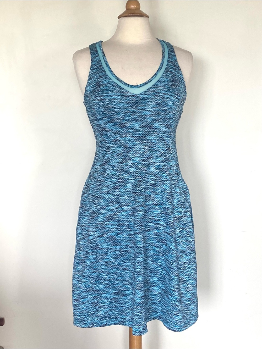 MPG Blue Wave Print Racerback Dress Activewear Pockets Built-in Bra